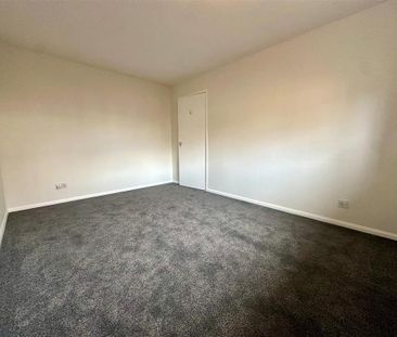 3 bedroom semi-detached bungalow to rent - Photo 6