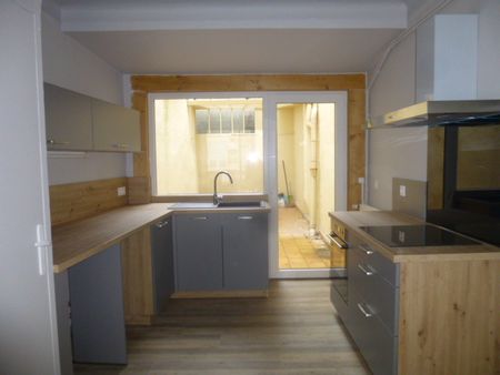 Location Appartement 4 pièces 91m² LE PUY EN VELAY 43000 - Photo 3