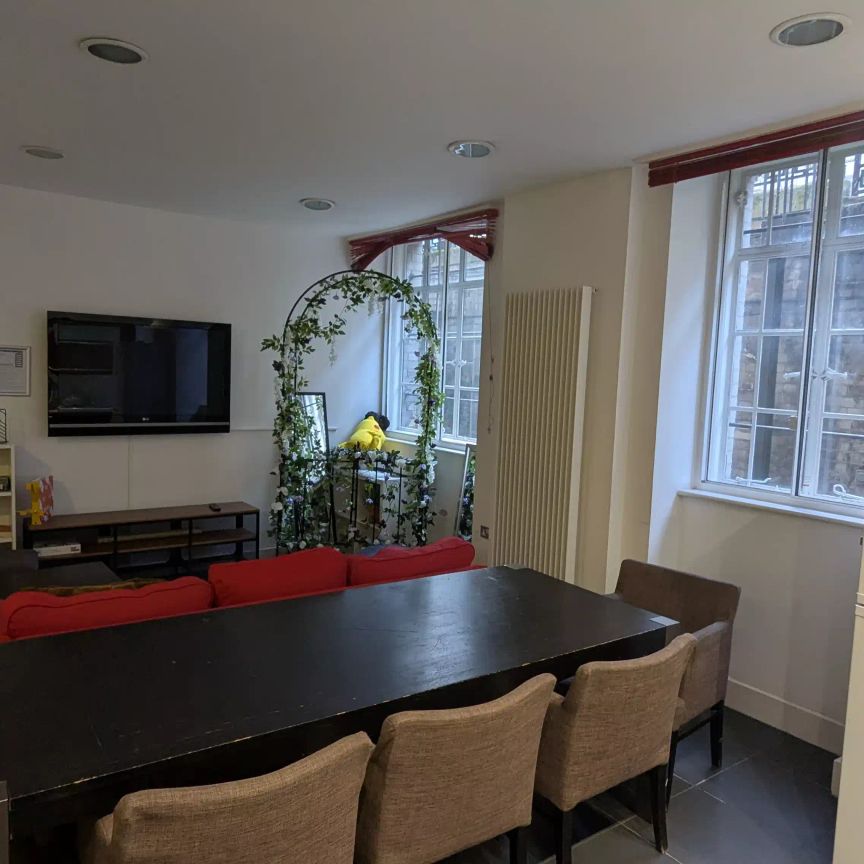 Platinum Studio - Photo 1