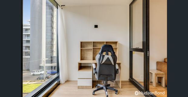 Fully Furnished, pool and gym facilities and unbeatable location - Photo 1