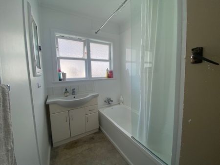 Alexander Avenue, Onekawa - Photo 5