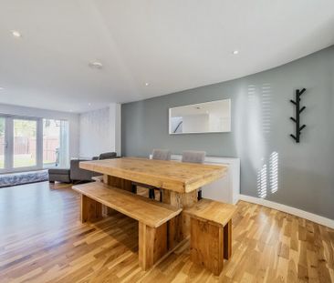 2 bedroom end of terrace house to rent - Photo 5