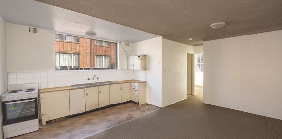 Walk to station! - Photo 2