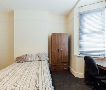 1 bedroom in a house share to rent - Photo 5