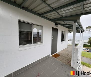 Upstairs 19 Illabunda Drive, Malua Bay - Photo 6