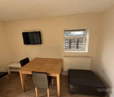 7 bedroom terraced house to rent - Photo 4