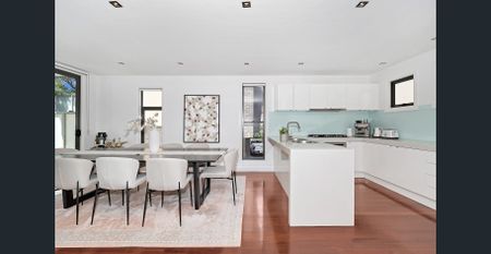 Striking Style, Sophisticated Living - Spacious Three-Level Townhouse! - Photo 2