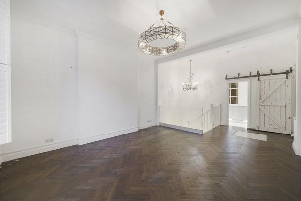 3 bedroom flat to rent - Photo 1