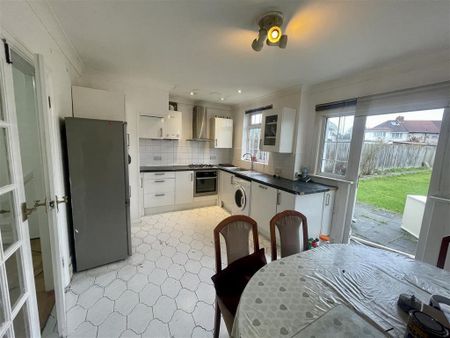 2 bedroom semi-detached house to rent - Photo 2