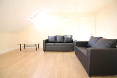 Bennetts Yard, Uxbridge - Photo 5