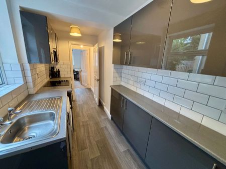 77 Leopold Street -No Deposit & 2 bathroomsLoughborough - Photo 3