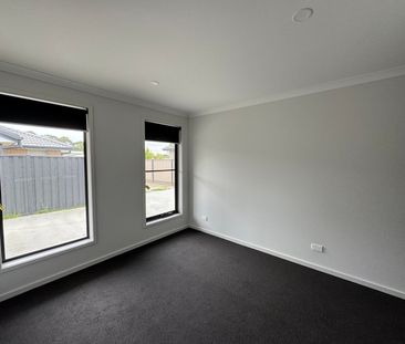 STYLISH TOWNHOUSE IN A QUIET, CENTRAL LOCATION - Photo 4