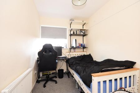 3 bedroom house to rent Honeywood Road, Halstead, CO9 - Photo 2