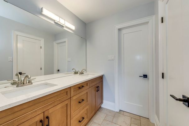 For Lease - 1097 Grandeur Crescent, Oakville, Ontario - Photo 1