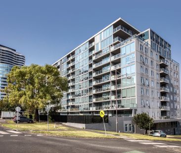 Low-Maintenance Living with an Inner-West Edge - Photo 6