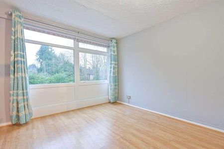 Epsom Road, Merrow, GU1 - Photo 2