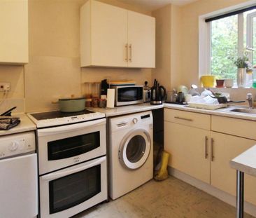1 bedroom flat to rent - Photo 6