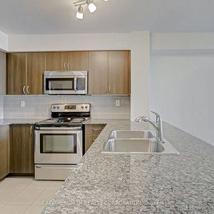 630 SQ FT 1+1 BOUTIQUE CONDO PARKING INCLD - Photo 2