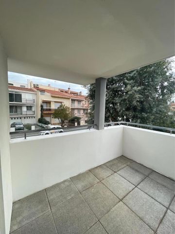 Location Appartement 2 pièces 46m² PERPIGNAN 66000 - Photo 3