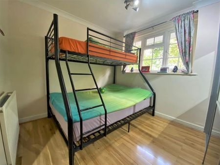 3 bedroom terraced house to rent - Photo 4