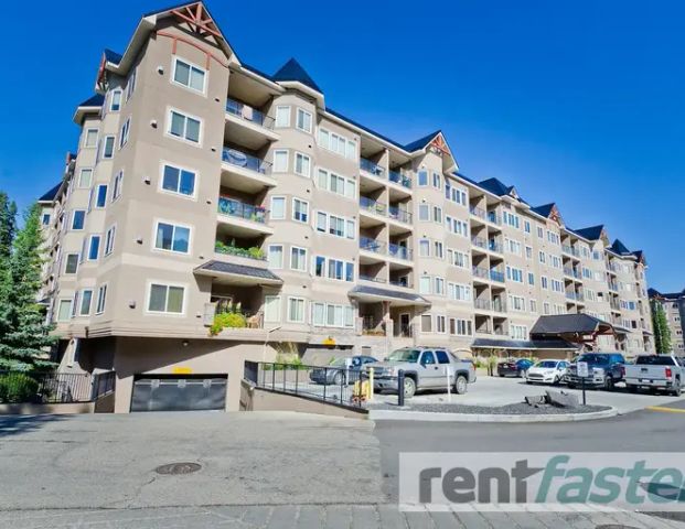 Luxurious 1-Bedroom + Den Condo in Discovery Ridge, Calgary | 30 Discovery Ridge Cl SW, Calgary - Photo 1