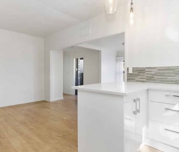 Central city family living - Photo 3