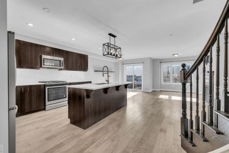 For Lease - 600 Parade Drive, Stittsville - Munster - Richmond, Ontario - Photo 4