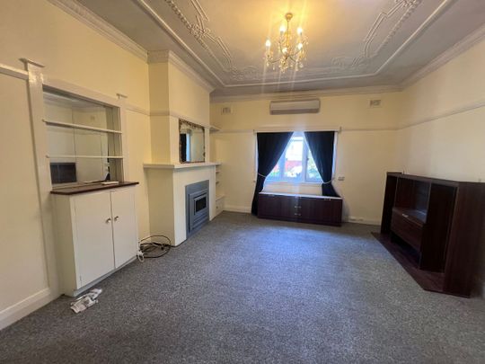 Three Bedroom Home Close to CBD - Photo 1