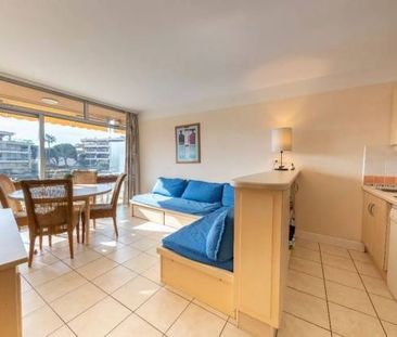 Deux-trois pièces avec terrasse, accès piscine et tennis gratuit - Photo 3