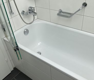 Zentral gelegene 3 1/2 Zi-Wohnung zu vermieten - Photo 2