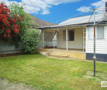Ideally Located Family Home in East Bendigo - Photo 6