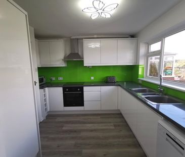 Room in a Shared House, Jevington Drive, BN2 - Photo 5