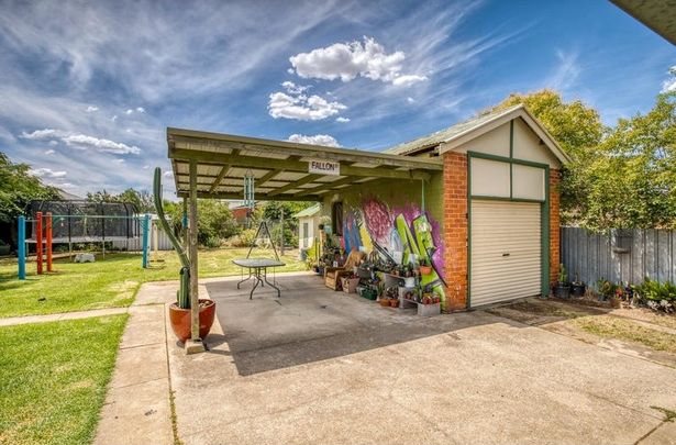 Cozy Home In A Great Location! - Photo 1