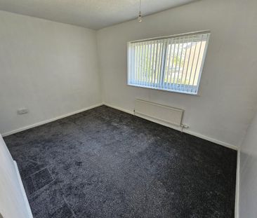 2 bedroom end of terrace house to rent - Photo 3
