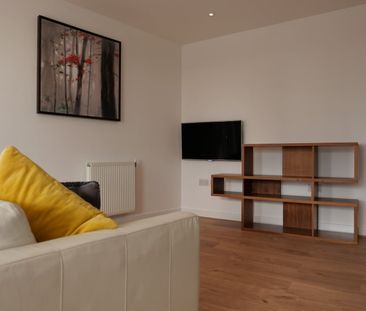 2 Bed Flat, Norman Road, SE10 - Photo 3