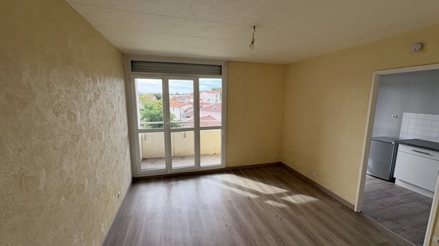 Location Appartement 1 pièce 28m² GERZAT 63360 - Photo 1