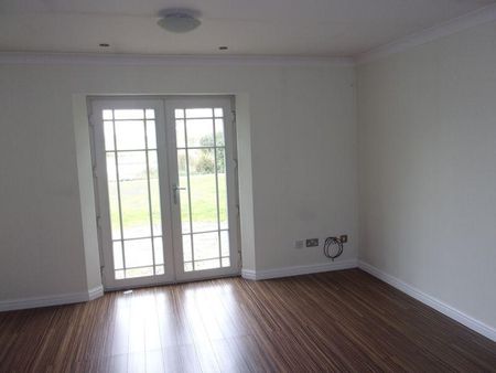 2 bedroom semi-detached bungalow to rent - Photo 2