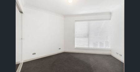 ENJOY ABSOLUTE CONVENIENCE WITH CIRCULAR QUAY LOCATION | Unfurnished - Photo 3