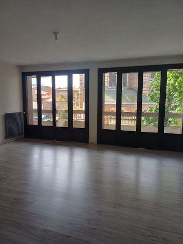 Location Appartement 4 pièces 97m² - Photo 2