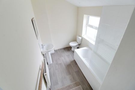 2 bedroom semi-detached house to rent - Photo 2