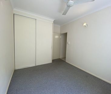 BEAUTIFUL 1BDR GROUND FLOOR UNIT - Photo 4