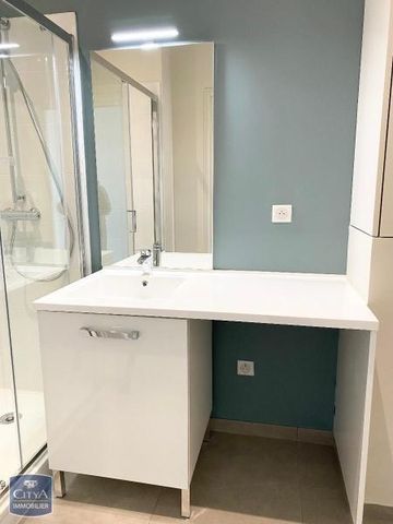 Location Appartement 1 pièce 34m² FONTENAY LE COMTE 85200 - Photo 5