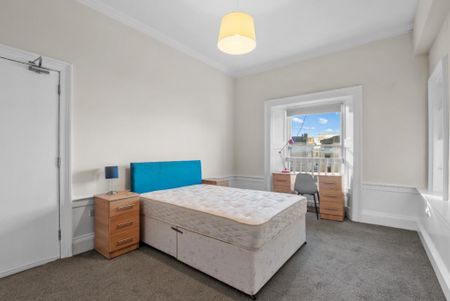 4 bedroom flat to rent - Photo 3