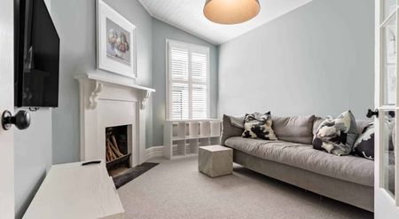 Exquisite 1920s Luxury Villa - Fully Renovated... - Photo 5