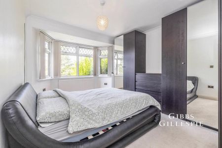 4 bedroom semi-detached house to rent - Photo 5