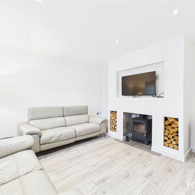 3 bedroom semi-detached house to rent - Photo 1