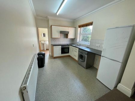 2 bedroom apartment to rent - Photo 5