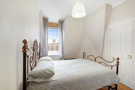 3 bedroom flat to rent - Photo 4