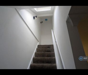 3 bedroom terraced house to rent - Photo 2