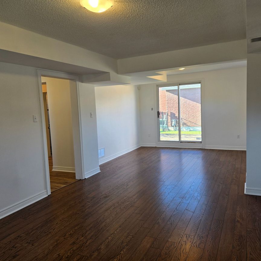 For Lease - 17 Iveagh Drive, Georgina, Ontario - Photo 1